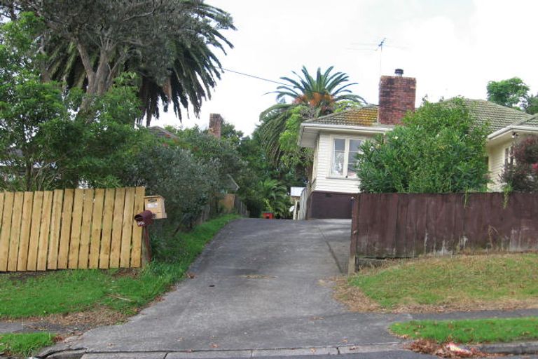 Photo of property in 90a Woodglen Road, Glen Eden, Auckland, 0602