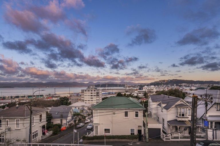 Photo of property in 26 Grant Road, Thorndon, Wellington, 6011