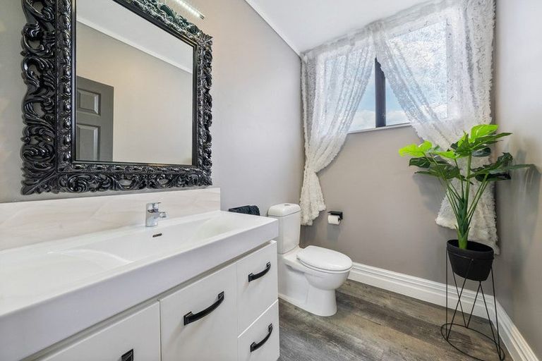 Photo of property in 28a Seaview Road, Paremata, Porirua, 5024