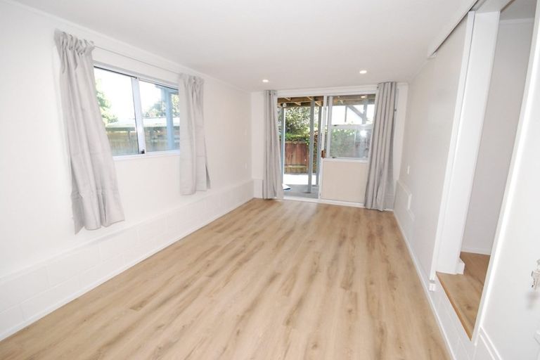 Photo of property in 2/52 Cherry Road, Bucklands Beach, Auckland, 2014