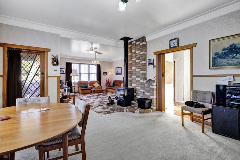 Photo of property in 389 Waihi Road, Normanby, Hawera, 4614