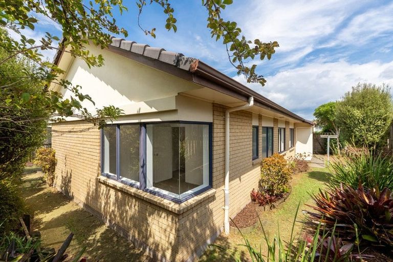 Photo of property in 6 Rush Creek Drive, Westgate, Auckland, 0614