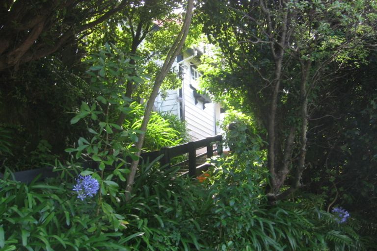 Photo of property in 2 Cluny Avenue, Kelburn, Wellington, 6012