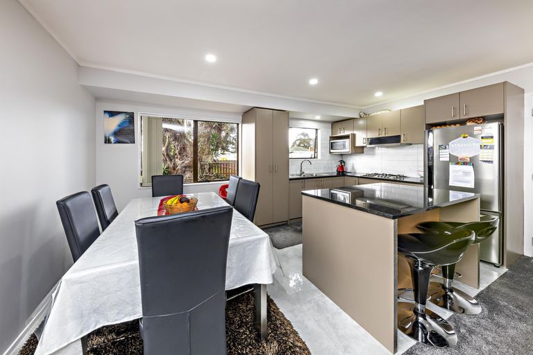 Photo of property in 2/122 Gray Avenue, Papatoetoe, Auckland, 2024