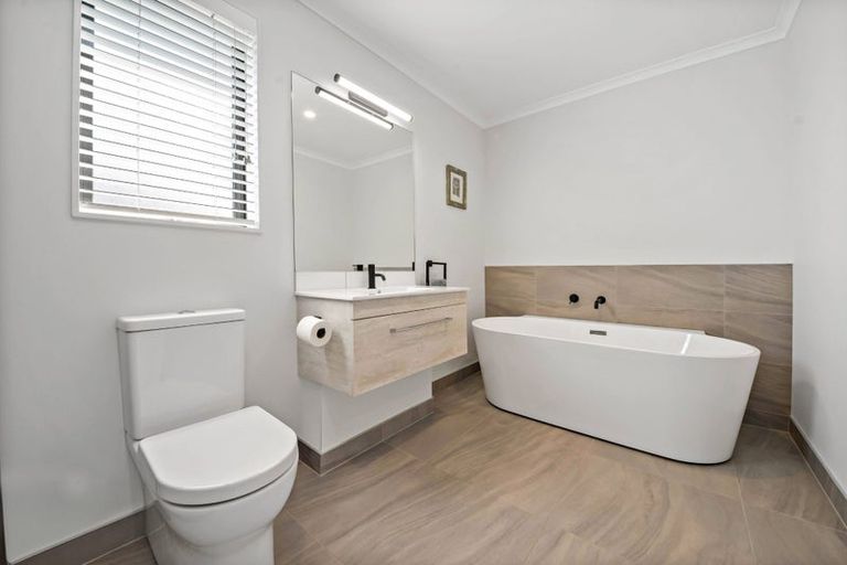 Photo of property in 6b Dale Road, Whenuapai, Auckland, 0618