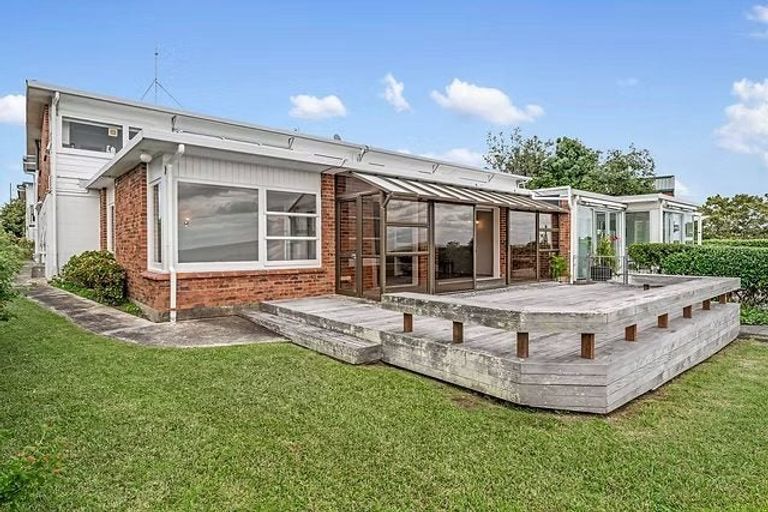 Photo of property in 35 Kitchener Road, Takapuna, Auckland, 0622