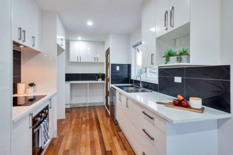 Photo of property in 7 Serjeant Street, Henderson, Auckland, 0612