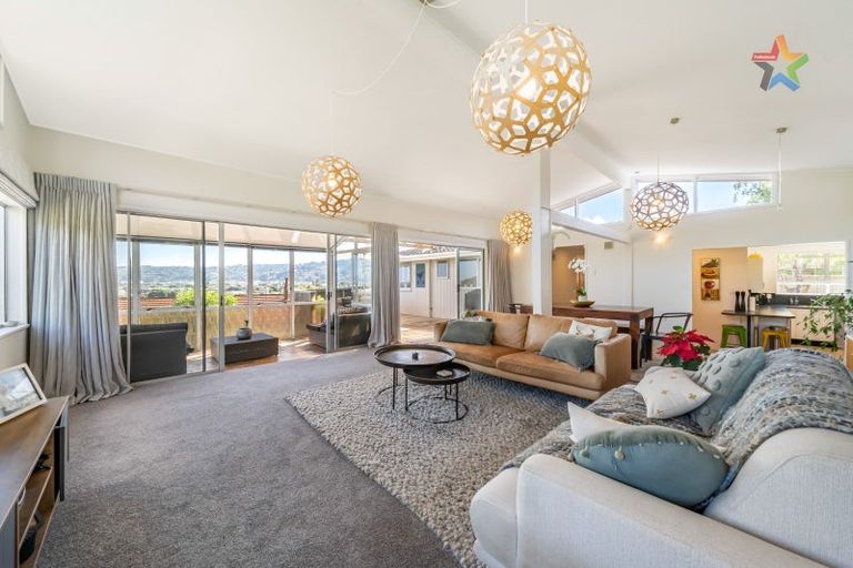 Photo of property in 8 Summit Road, Fairfield, Lower Hutt, 5011