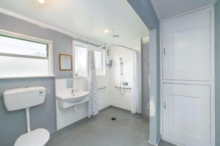 Photo of property in 15 Waite Street, Featherston, 5710