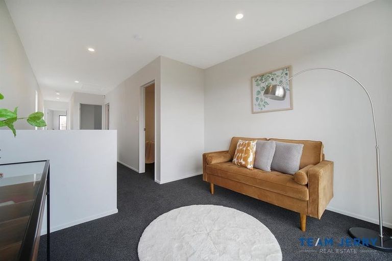 Photo of property in 49 Whare Kauri Road, Papakura, 2110