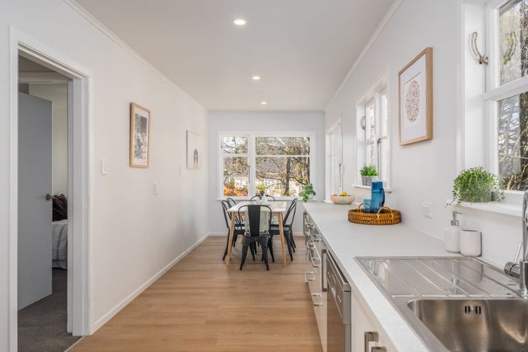 Photo of property in 10 Berkshire Grove, Cannons Creek, Porirua, 5024