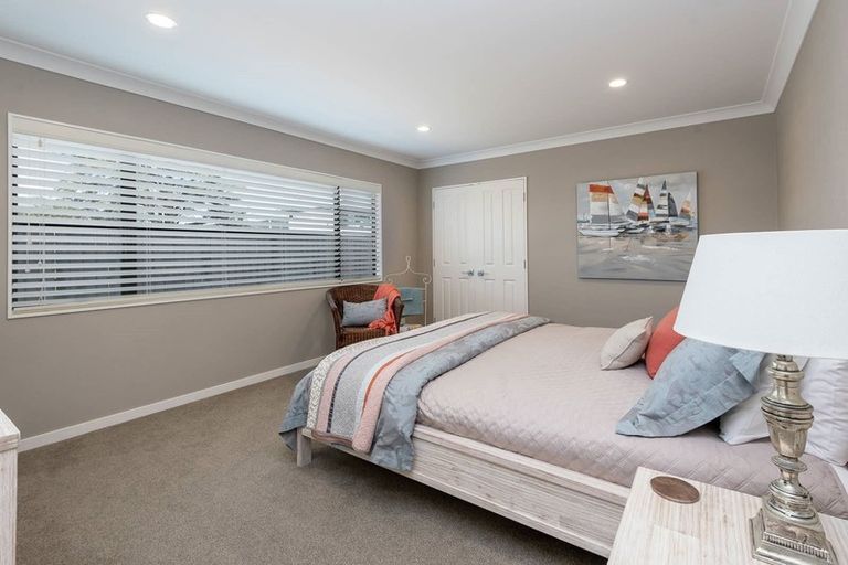 Photo of property in 14a The Parade, Bucklands Beach, Auckland, 2012