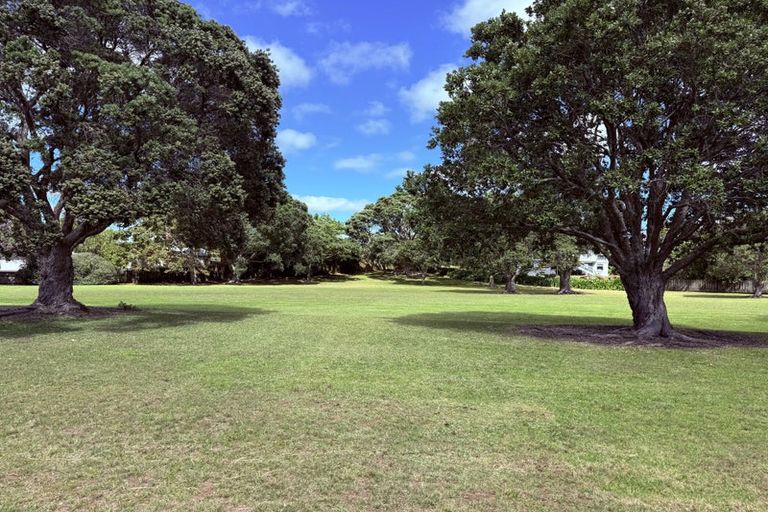 Photo of property in 6 Ishtar Place, One Tree Point, 0118