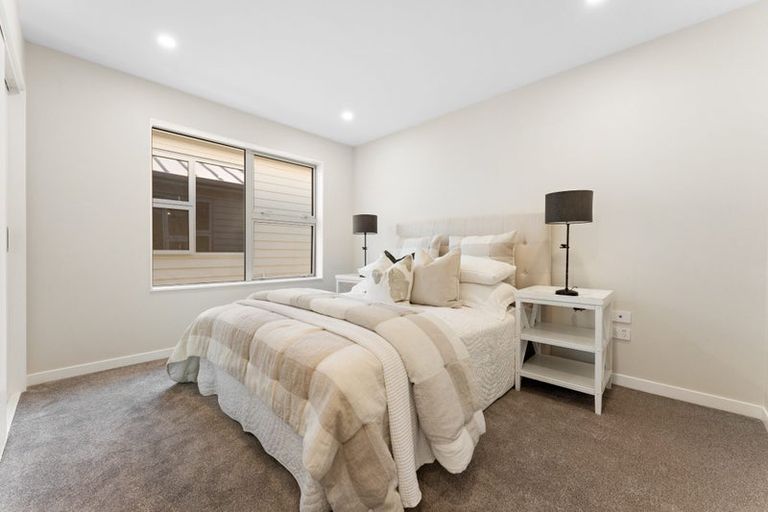 Photo of property in 45 Chamberlain Road, Massey, Auckland, 0614