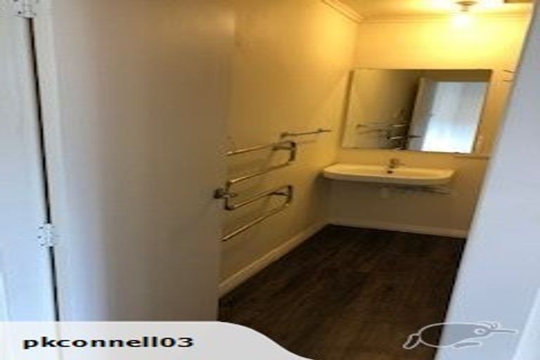 Photo of property in 19 Black Rock Road, Newlands, Wellington, 6037