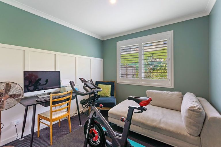 Photo of property in 6 Arapipi Way, Peka Peka, Waikanae, 5391