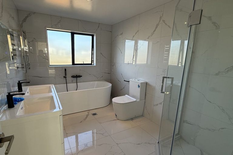 Photo of property in 120 Taylor Street, Blockhouse Bay, Auckland, 0600