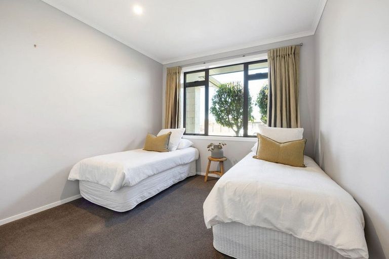 Photo of property in 14 Robieson Street, Roseneath, Wellington, 6011