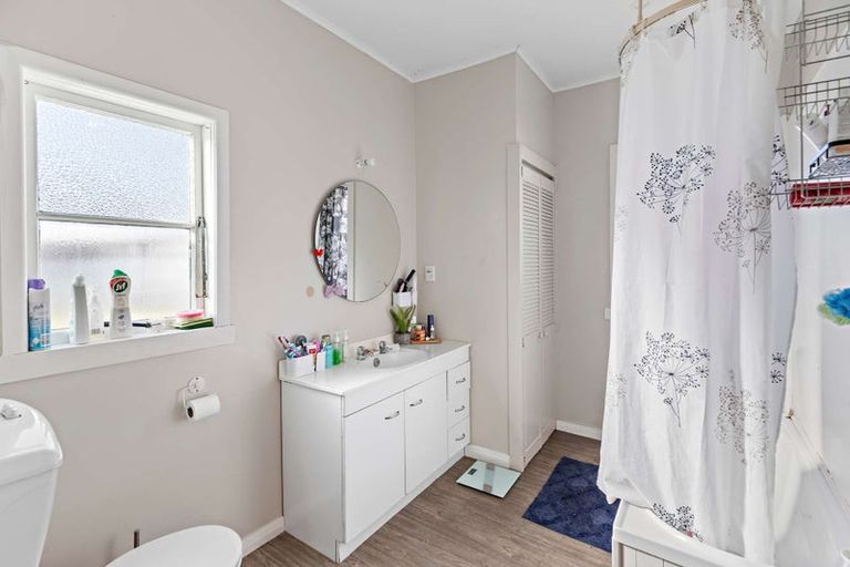 Photo of property in 15 Liverpool Street, Levin, 5510