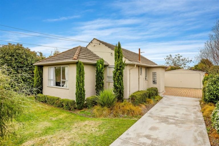 Photo of property in 21 Dinton Street, Russley, Christchurch, 8042