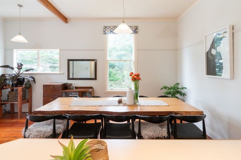 Photo of property in 8 Liffey Crescent, Island Bay, Wellington, 6023