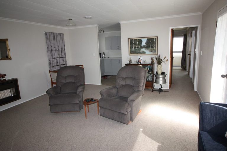 Photo of property in 11 Newton Place, Westbrook, Palmerston North, 4412