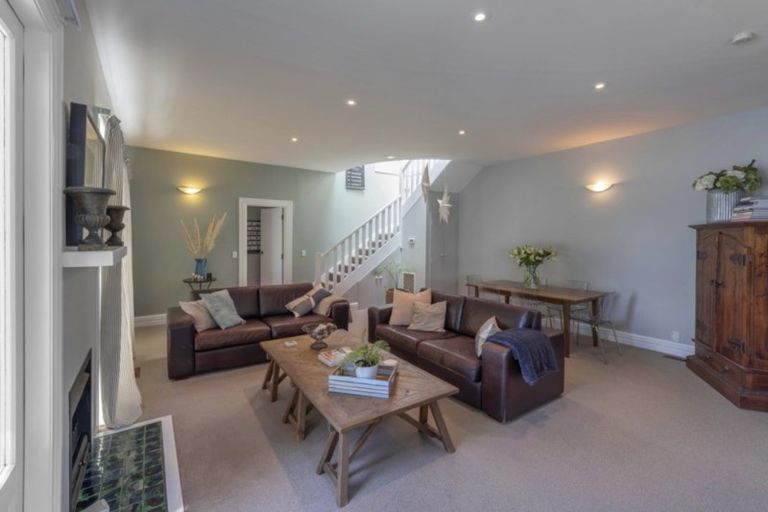 Photo of property in 63 Pretoria Road, Karaka Bays, Wellington, 6022