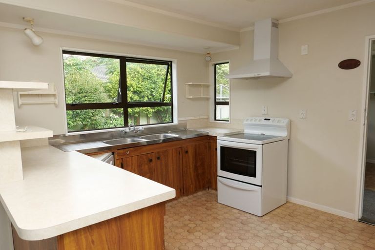 Photo of property in 72 Aorangi Road, Paraparaumu, 5032