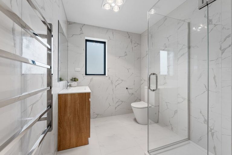 Photo of property in 49a Crestview Rise, Papakura, 2110