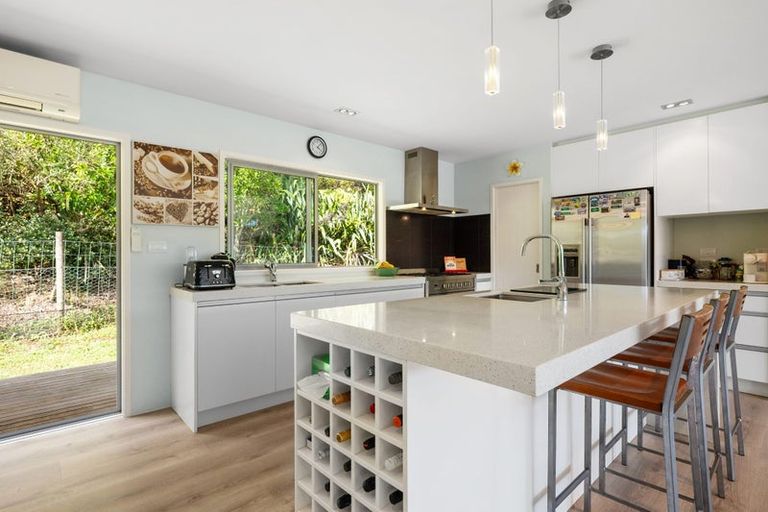 Photo of property in 1355 Old North Road, Helensville, 0875