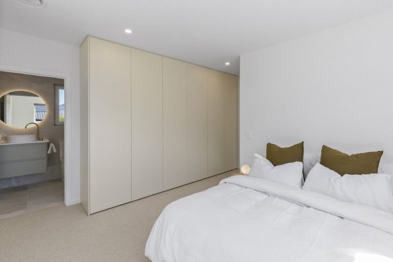 Photo of property in 22 Soudley Court, Jacks Point, Queenstown, 9371