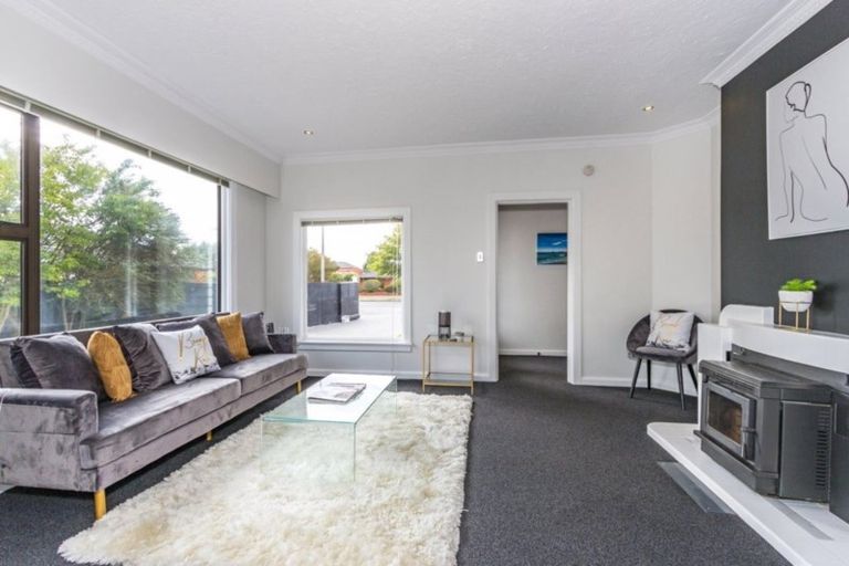Photo of property in 215 Main North Road, Redwood, Christchurch, 8051