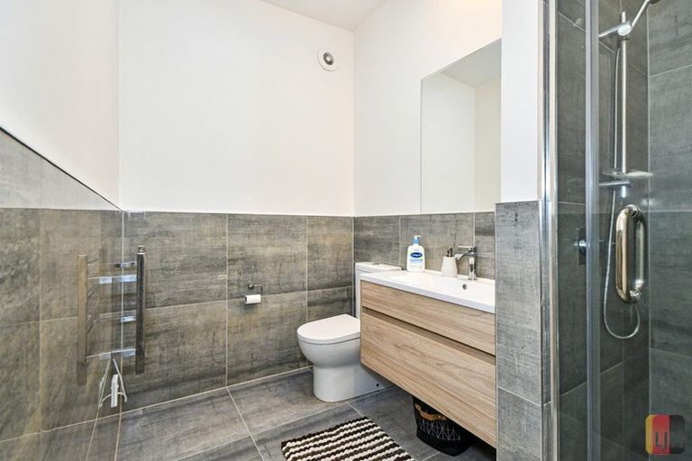 Photo of property in 2 Te Aparangi Road, Papakura, 2110