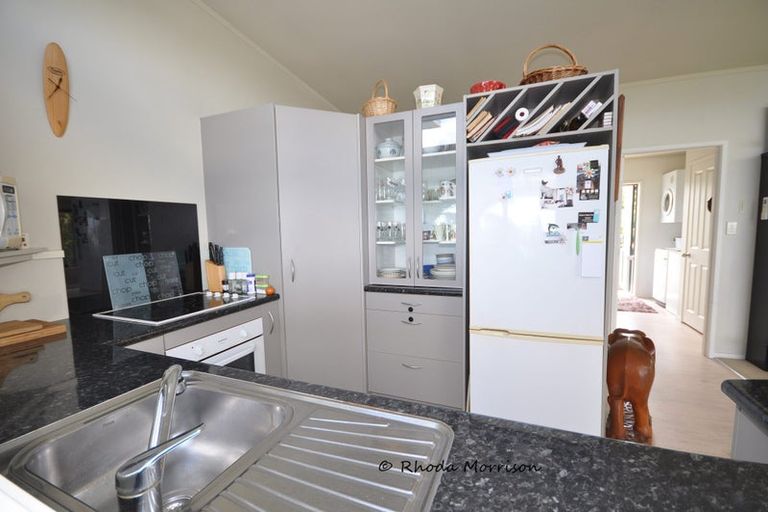 Photo of property in 16 Mariner Cove Road, Tinopai, Matakohe, 0593