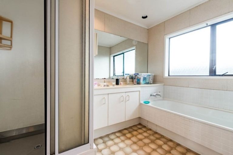 Photo of property in 31 Orangewood Drive, Northpark, Auckland, 2013