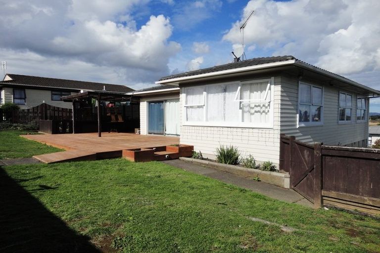 Photo of property in 27 Mcquarrie Avenue, Wattle Downs, Auckland, 2103
