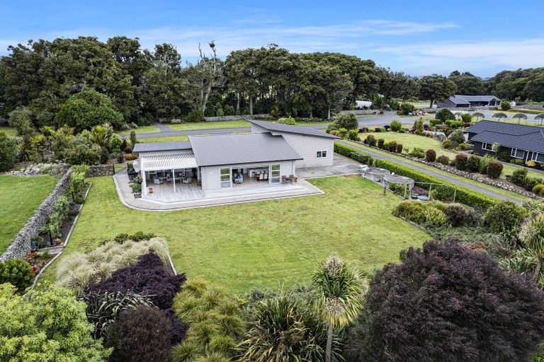 Photo of property in 4 Cornerstone Place, Te Kamo, Kamo, 0185