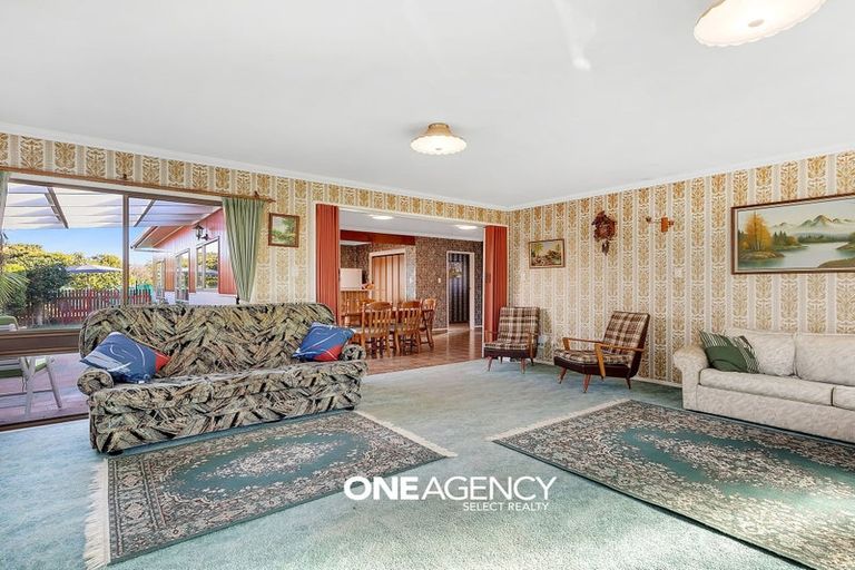 Photo of property in 85 Gloaming Hill, Titahi Bay, Porirua, 5022