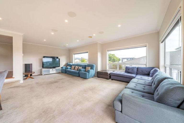 Photo of property in 18 Milford Street, Aotea, Porirua, 5024