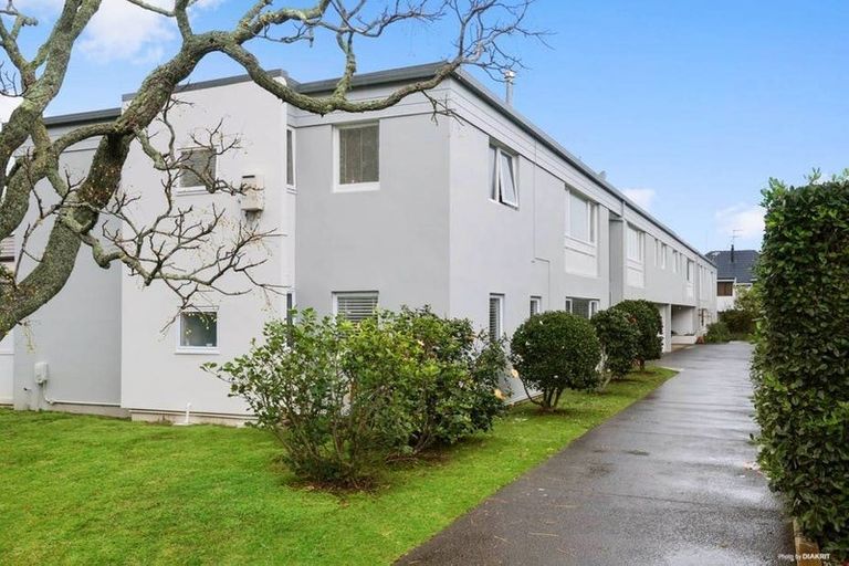 Photo of property in 3/21 Saltburn Road, Milford, Auckland, 0620