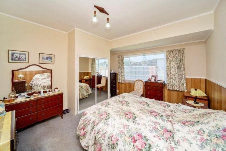 Photo of property in 55 Domett Street, Opunake, 4616