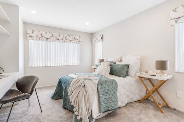 Photo of property in 10 Hedge Row, Sunnyhills, Auckland, 2010