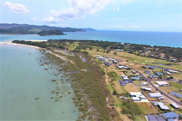 Photo of property in 129 Kelly Jade Avenue, Matarangi, Whitianga, 3592