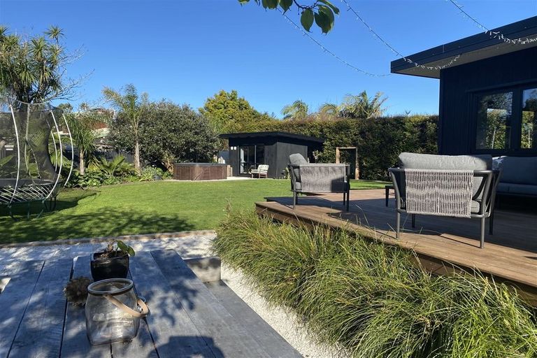 Photo of property in 73 The Circle, Manly, Whangaparaoa, 0930