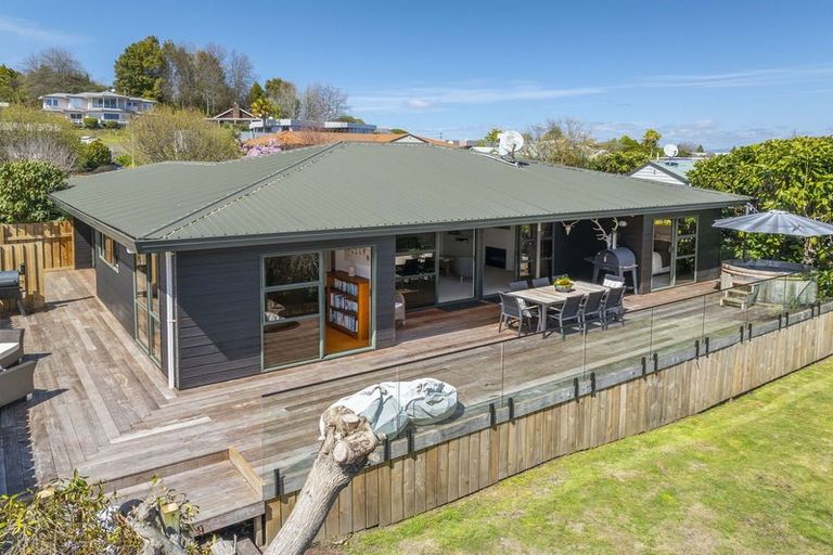 Photo of property in 40 Arrowsmith Avenue, Waipahihi, Taupo, 3330
