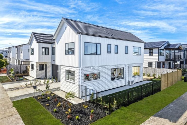 Photo of property in 14 Ocean Breeze Avenue, Hobsonville, 0616