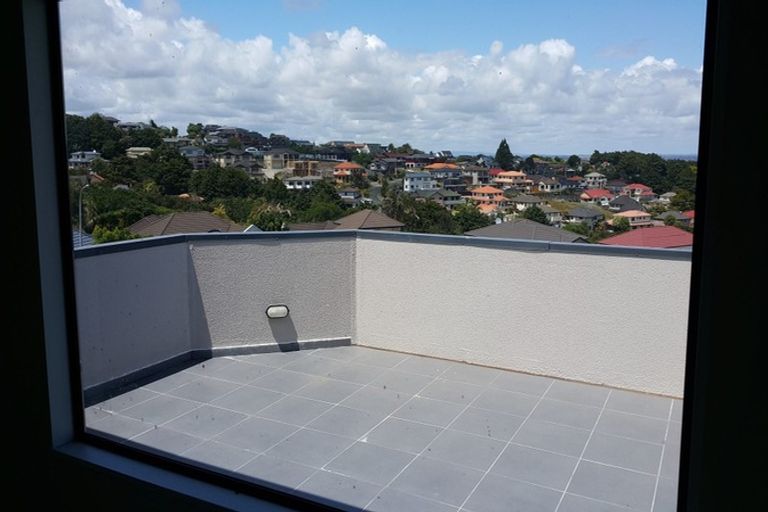 Photo of property in 43 Ribbonwood Crescent, Goodwood Heights, Auckland, 2105