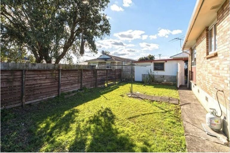 Photo of property in 3/152 Lincoln Road, Henderson, Auckland, 0610