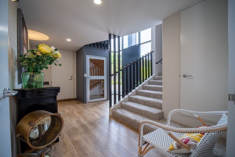 Photo of property in 1a Mission Street, Moturoa, New Plymouth, 4310