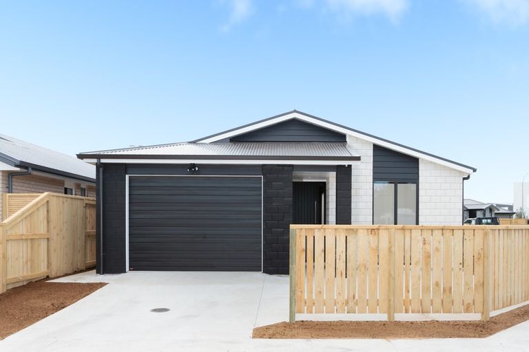 Photo of property in 25 Marion Crescent, Papamoa Beach, Papamoa, 3118